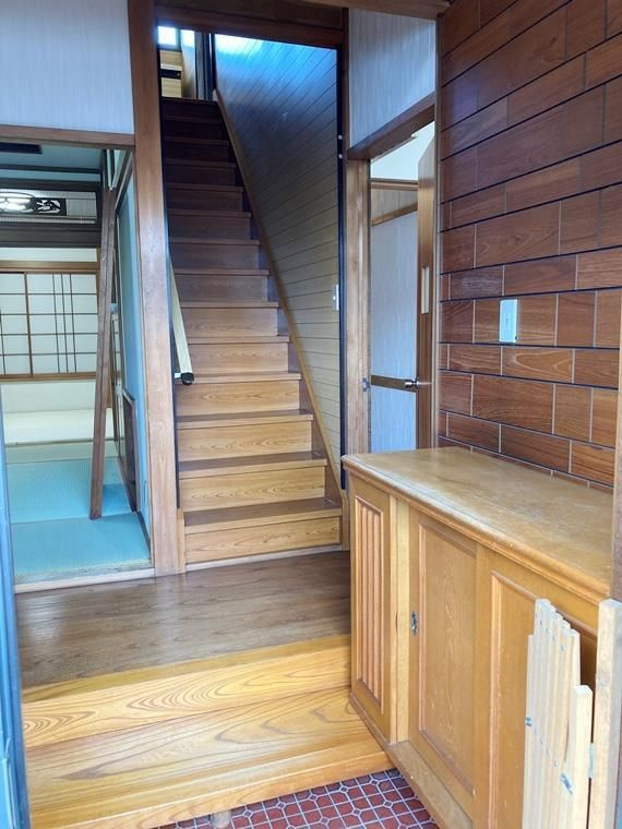 中央戸建の玄関