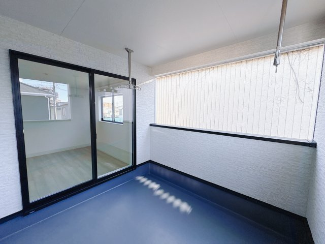 【Cradle garden】宇都宮市川田町 第6のバルコニー|〇2号棟〇
屋根付きのインナーバルコニーは、急な雨でも安心。
洗濯物も干しやすく、暮らしに頼れるスペースです！
※2025年12月撮影