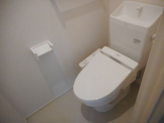 アルモニーのトイレ|落ち着いた色調のトイレです