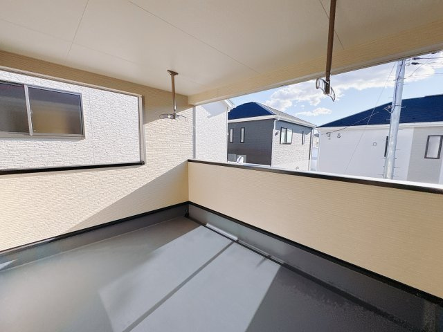 【Cradle garden】宇都宮市川田町 第6のバルコニー|〇3号棟　インナーバルコニー〇
天候に左右されにくいインナーバルコニーは、洗濯物干しはもちろん、趣味の空間としても大活躍♪暮らしにゆとりを添えてくれる癒し空間です。
