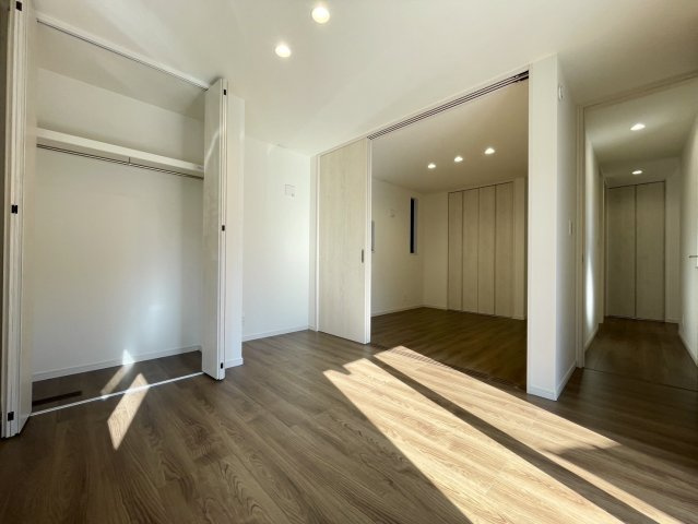 練馬区田柄3丁目　スマート家事動線×屋上バルコニー　省エネ住宅の洋室|1階 6.0帖