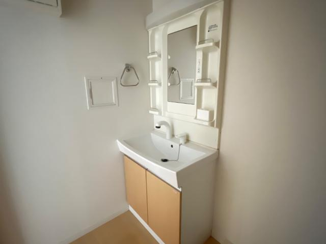 ラルーチェＢの洗面所|洗髪洗面化粧台