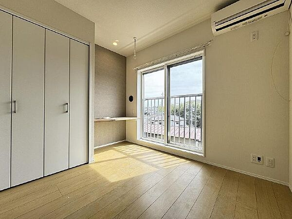 Jill FlavaEの寝室