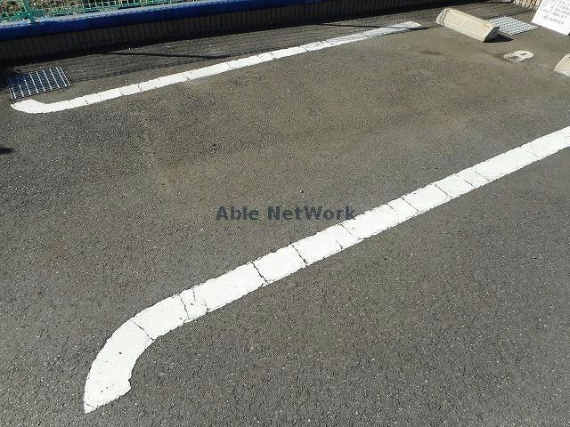 アークヒルズ知手Aの駐車場|駐車場