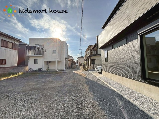 桶川市末広6期　新築戸建　グラファーレ01の前面道路含む現地写真