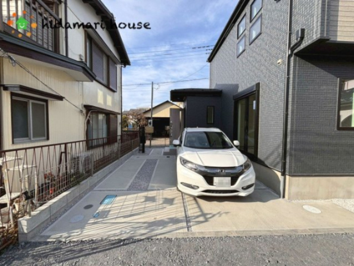 桶川市末広6期　新築戸建　グラファーレ01の駐車場
