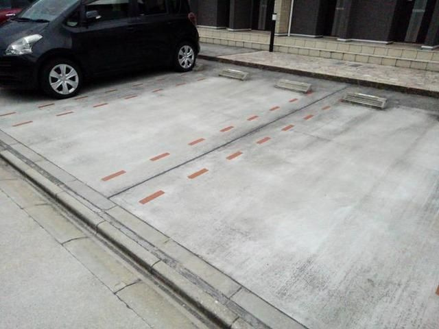 ラフレシールの駐車場|カースペースがあります