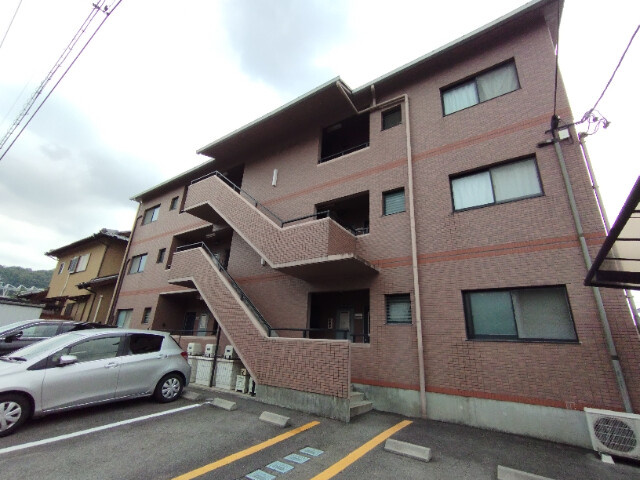 サンモール亀山の外観