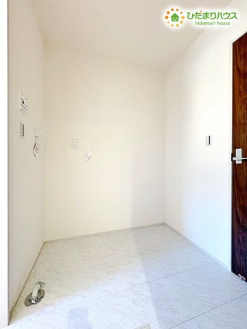 鴻巣市箕田第7　新築戸建　リーブル01のランドリースペース