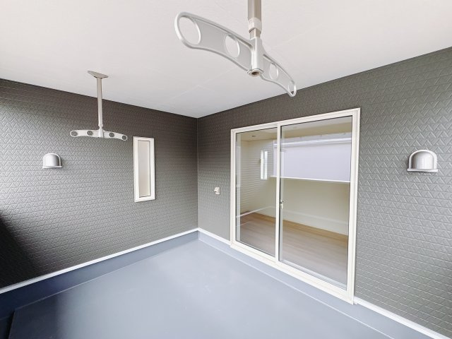 【Cradle garden】宇都宮市川田町 第6のバルコニー|〇7号棟〇
屋根付きのインナーバルコニーは、急な雨でも安心。
洗濯物も干しやすく、暮らしに頼れるスペースです！
※2025年11月撮影