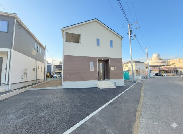 【Cradle garden】宇都宮市川田町 第6の外観|〇10号棟【4ＬＤＫ】
南東側7.6ｍ公道に面し日当たり良好♪JR宇都宮駅まで約2.7キロ、１キロ圏内にコンビニ、スーパーも充実♪暮らし便利な立地です。