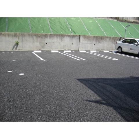 クオーレの駐車場