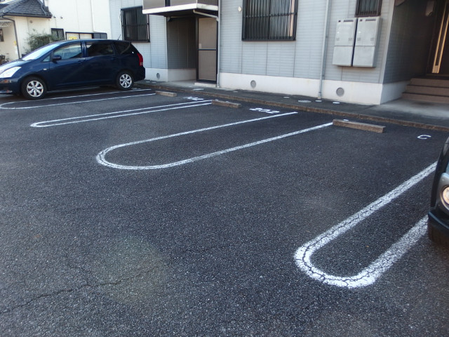 セレブレイトの駐車場