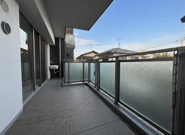 BELISTA城北中央公園のバルコニー|奥行きのある広々としたバルコニーは毎日のお洗濯物も快適に干すことができます
便利なスロップシンクつきです