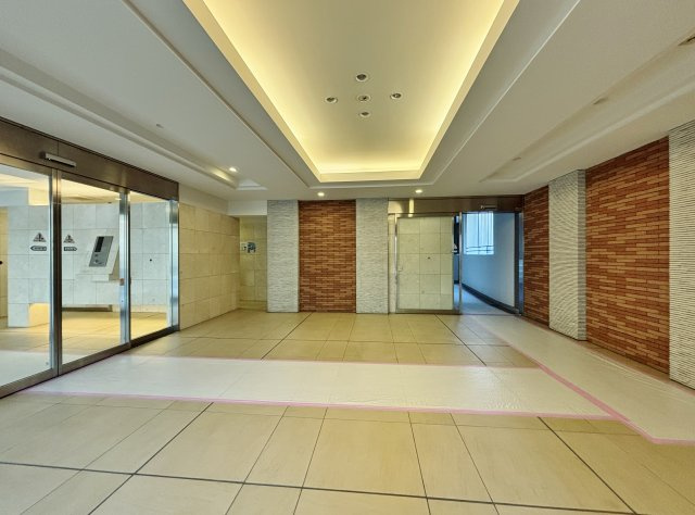 BELISTA城北中央公園のエントランス|オートロック内側のエントランスホール
管理体制は良好でマンション共用部分は大変キレイに管理されてます