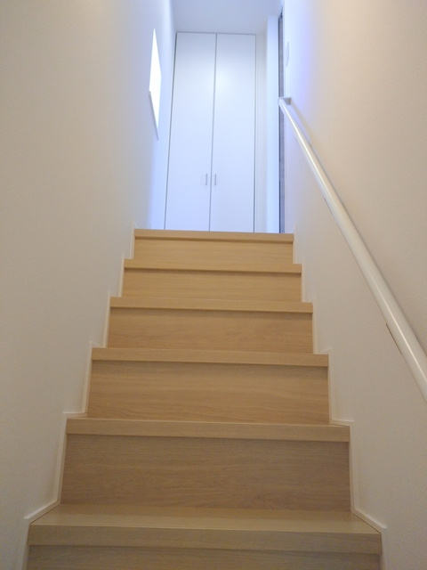 グレースフィオーレＡＫのその他|★２階に上がる室内階段★