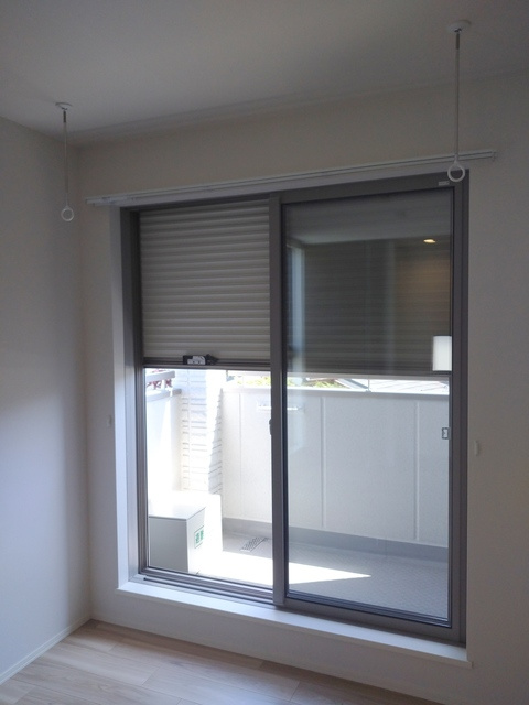 グレースフィオーレＡＫのセキュリティ|★防犯シャッターと便利な室内物干しフック★