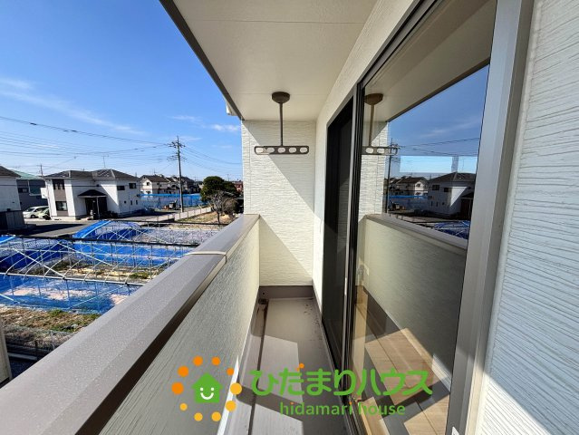 ワイウッドコート加須市久下第7期　新築一戸建て　02のバルコニー