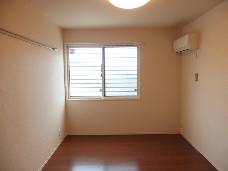 アルピニアの洋室