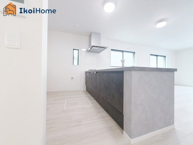 神戸市西区竹の台５丁目１期　2号棟のキッチン|【ホームページに現地動画掲載中】●年中無休：当日予約可●人気の対面式のキッチンで明るく使いやすです！