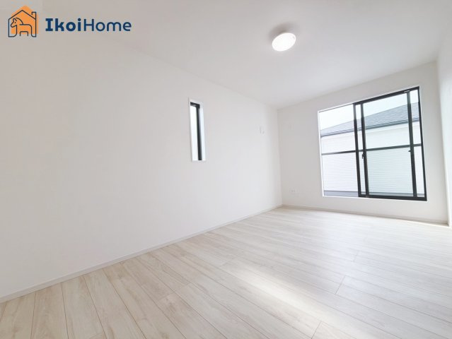 神戸市西区竹の台５丁目１期　2号棟の寝室|【ホームページに現地動画掲載中】●年中無休：当日予約可●バルコニーに面した明るいお部屋になります。