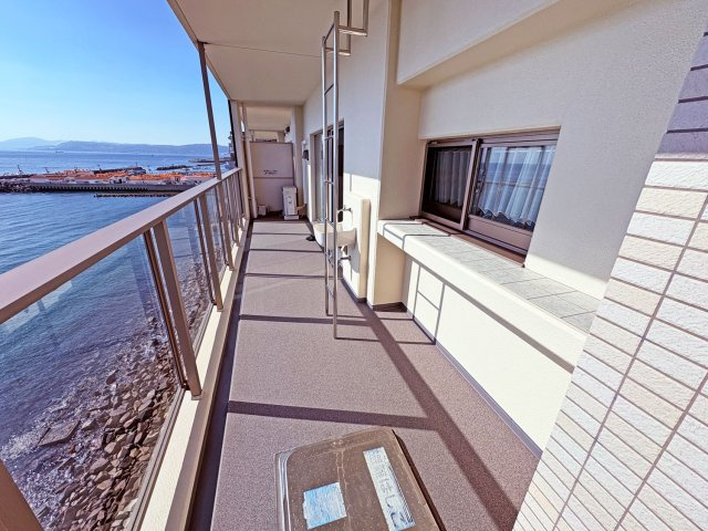 アルファステイツ塩屋駅前シーサイドテラスのバルコニー|バルコニー