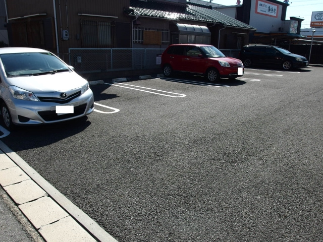 ジョワボヌールの駐車場