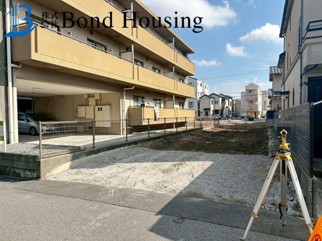 耐震等級3取得　西新町1丁目　新築4区画　4号棟の前面道路含む現地写真