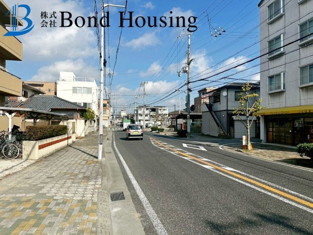 耐震等級3取得　西新町1丁目　新築4区画　4号棟の前面道路含む現地写真