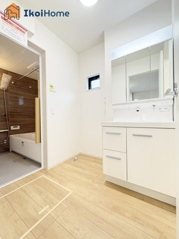 神戸市西区竹の台５丁目１期　3号棟の浴室|◆同社施工例◆小窓があり換気良好の浴室です。清潔な空間を保てます。