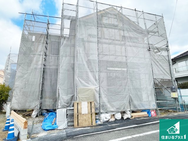伊丹市鈴原町　第2期　新築一戸建ての外観|周辺は落ち着いた街並みの住宅地！子育てがしやすい住環境です！まだ未完成ですが、現地でしかわからない事もございます。是非一度ご覧ください。