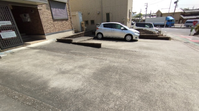 セジュール美川の駐車場