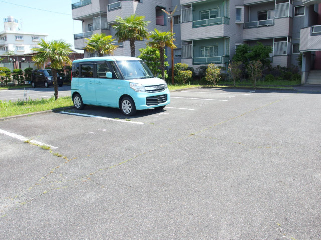 ヴィラ８８の駐車場