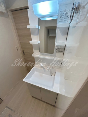 【洗面所】 | エクセリア湘南 | 明るい洗面所です