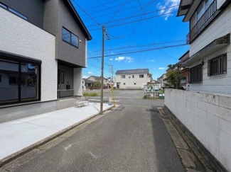 【前面道路含む現地写真】