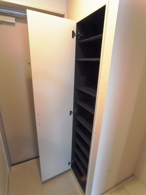 リブリ・カシオペアの玄関