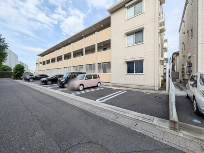 【駐車場】 | ロイヤルローズ