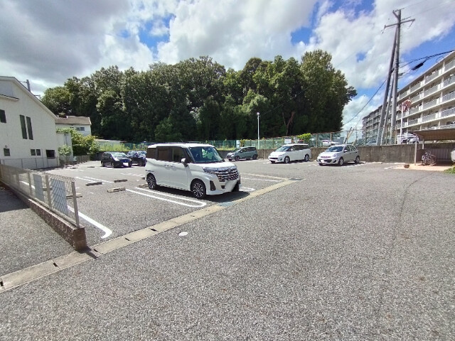 ラシュレの駐車場