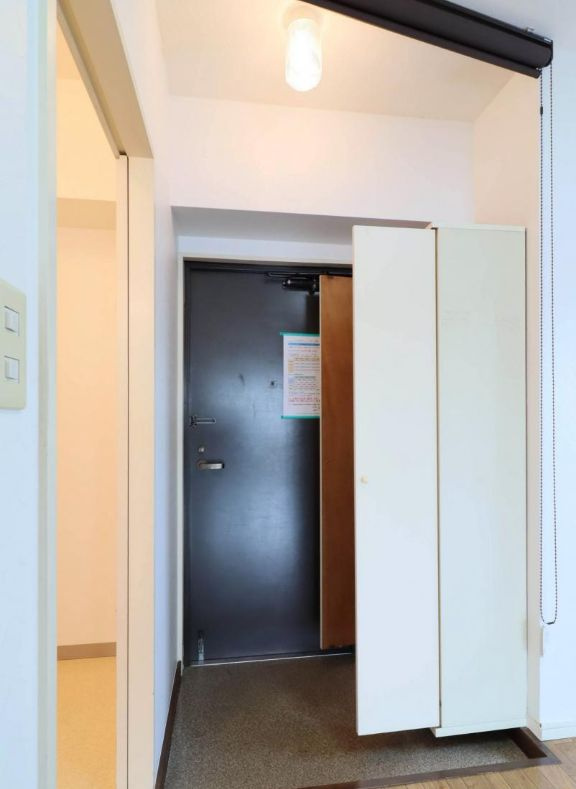 シークエンスヒルズの玄関