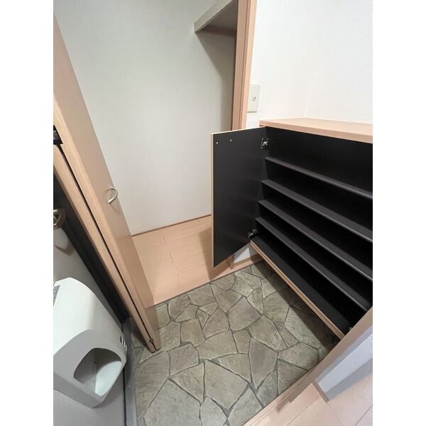 シャルム大久保の玄関