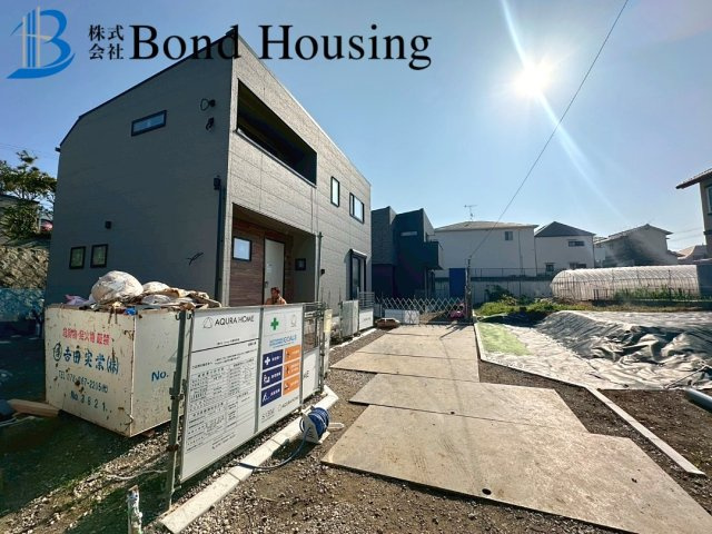 WICあり収納スペース豊富　太寺天王町　新築5区画　5号棟の前面道路含む現地写真