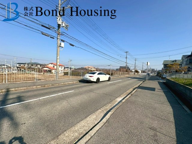近隣商業施設充実　太寺天王町　新築5区画　4号棟の前面道路含む現地写真