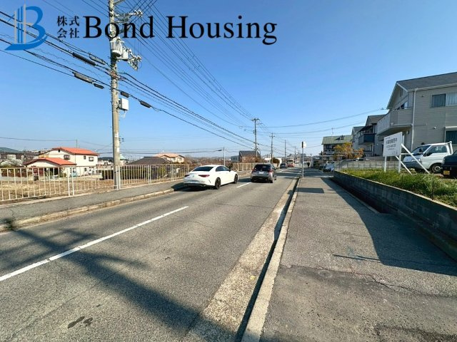 近隣商業施設充実　太寺天王町　新築5区画　4号棟の前面道路含む現地写真