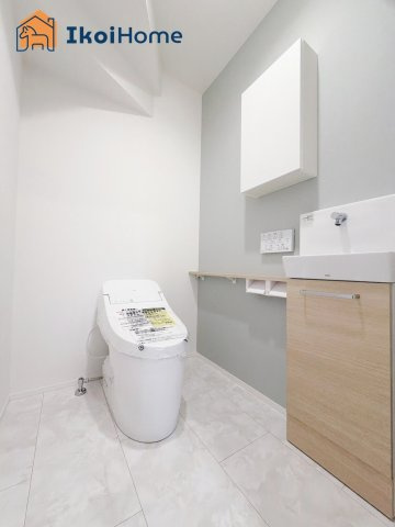 神戸市西区福吉台２丁目　１号棟　新築戸建のトイレ|【ホームページに現地動画掲載中】●年中無休：当日予約可●タンクレストイレでスッキリしております！