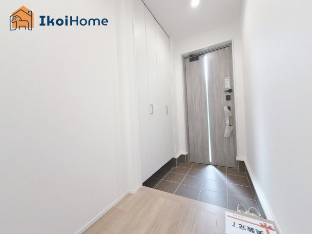 神戸市西区福吉台２丁目　１号棟　新築戸建の玄関|【ホームページに現地動画掲載中】●年中無休：当日予約可●大きな靴箱が付いています。