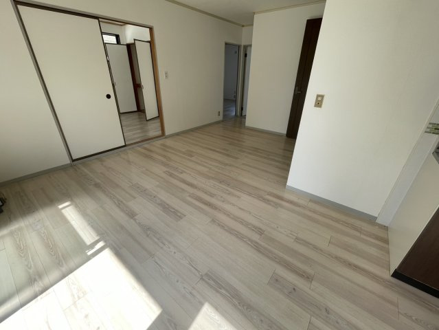 レインボーホームの居間・リビング