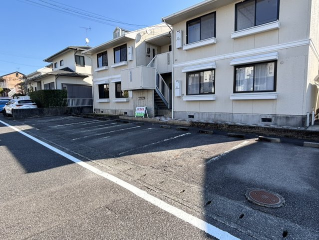 レインボーホームの駐車場