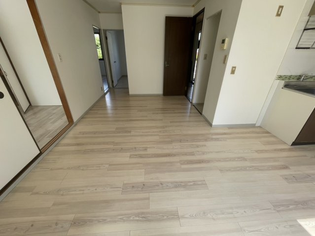 レインボーホームの居間・リビング