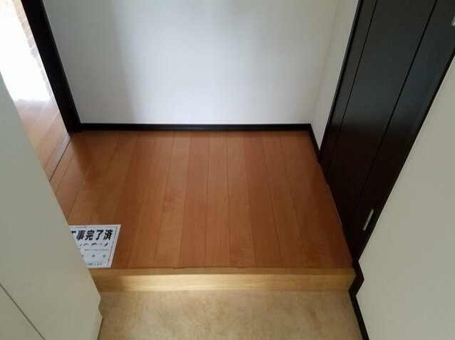 グレイスフルコートの玄関