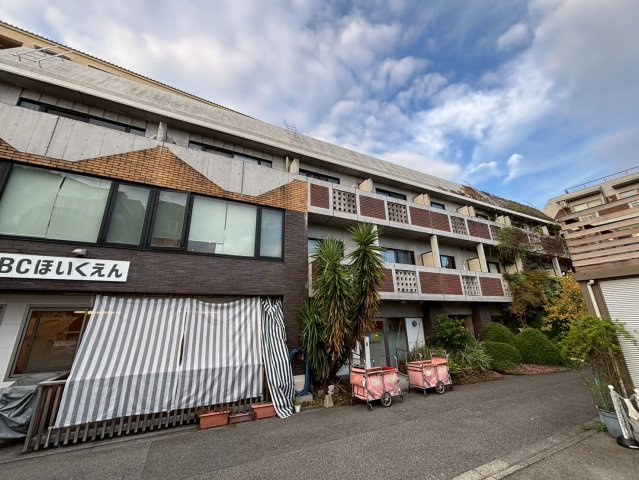 アライブの外観